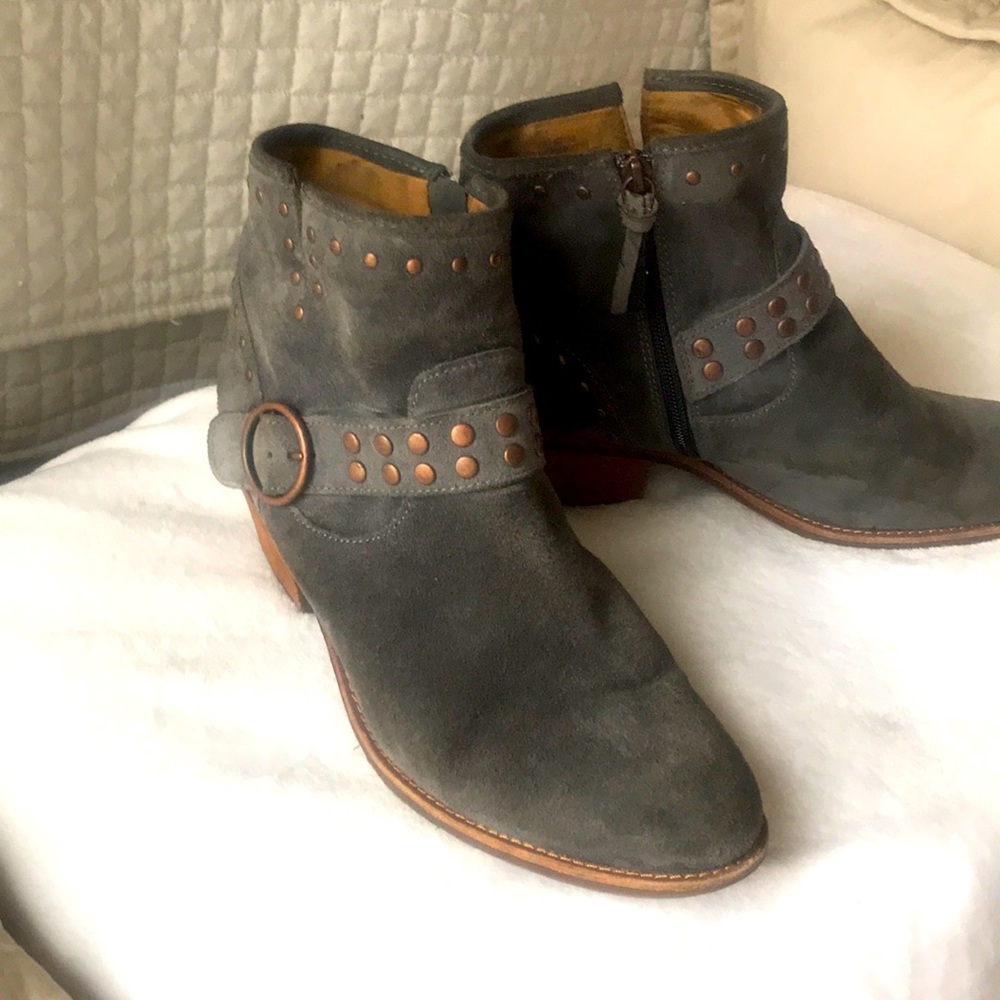 Sofft Blue Suede Booties w Rose Gold Studs & Buckle - Size 11 - Super Cute!